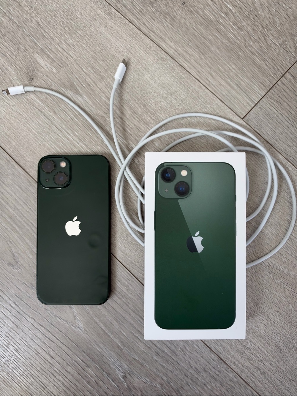 Apple iPhone 13 - Midnight Green